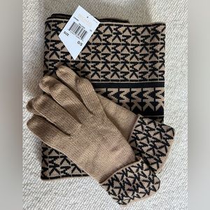 Michael Kors Scarf & Gloves Set Black & Tan OS